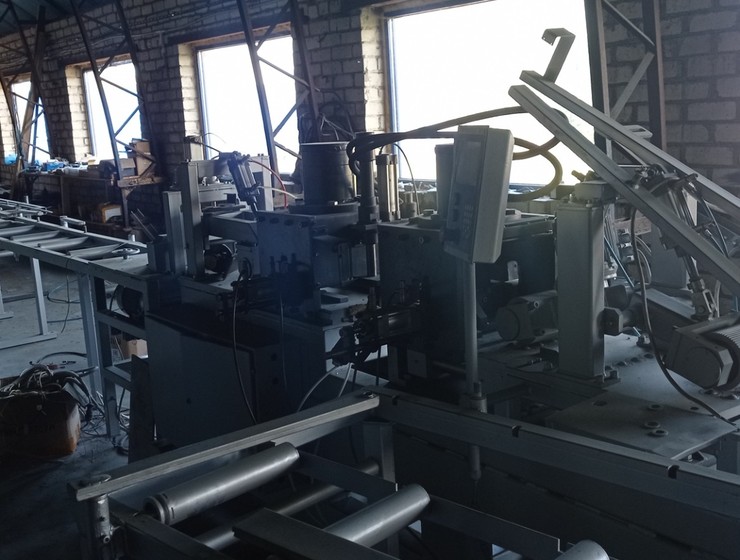 Пресс бесконечного сращивания с автоматическим клеенанесением Бакаут