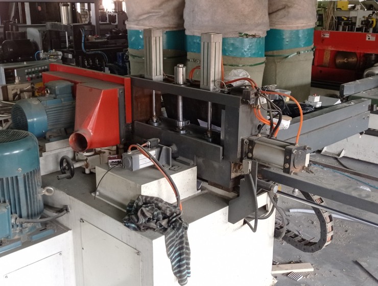 Шипорезный станок автомат